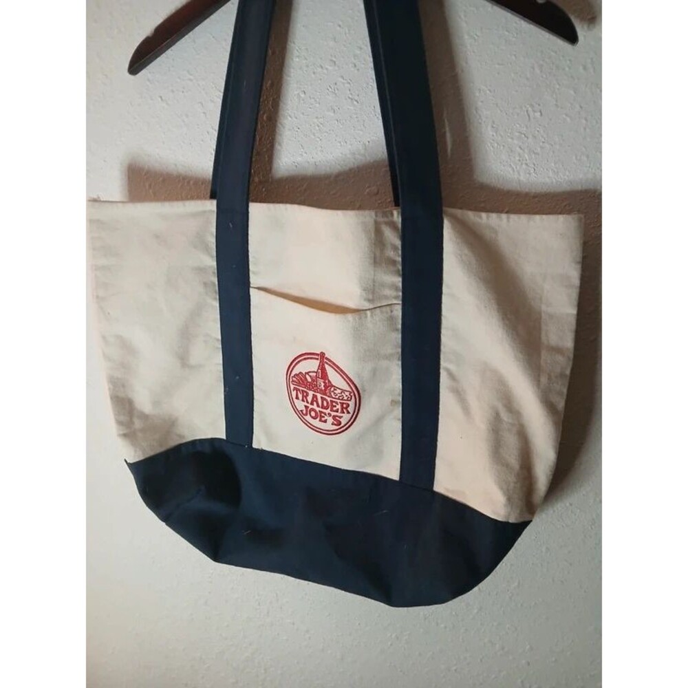 Trader Joe's canvas bag Only used once cream navy